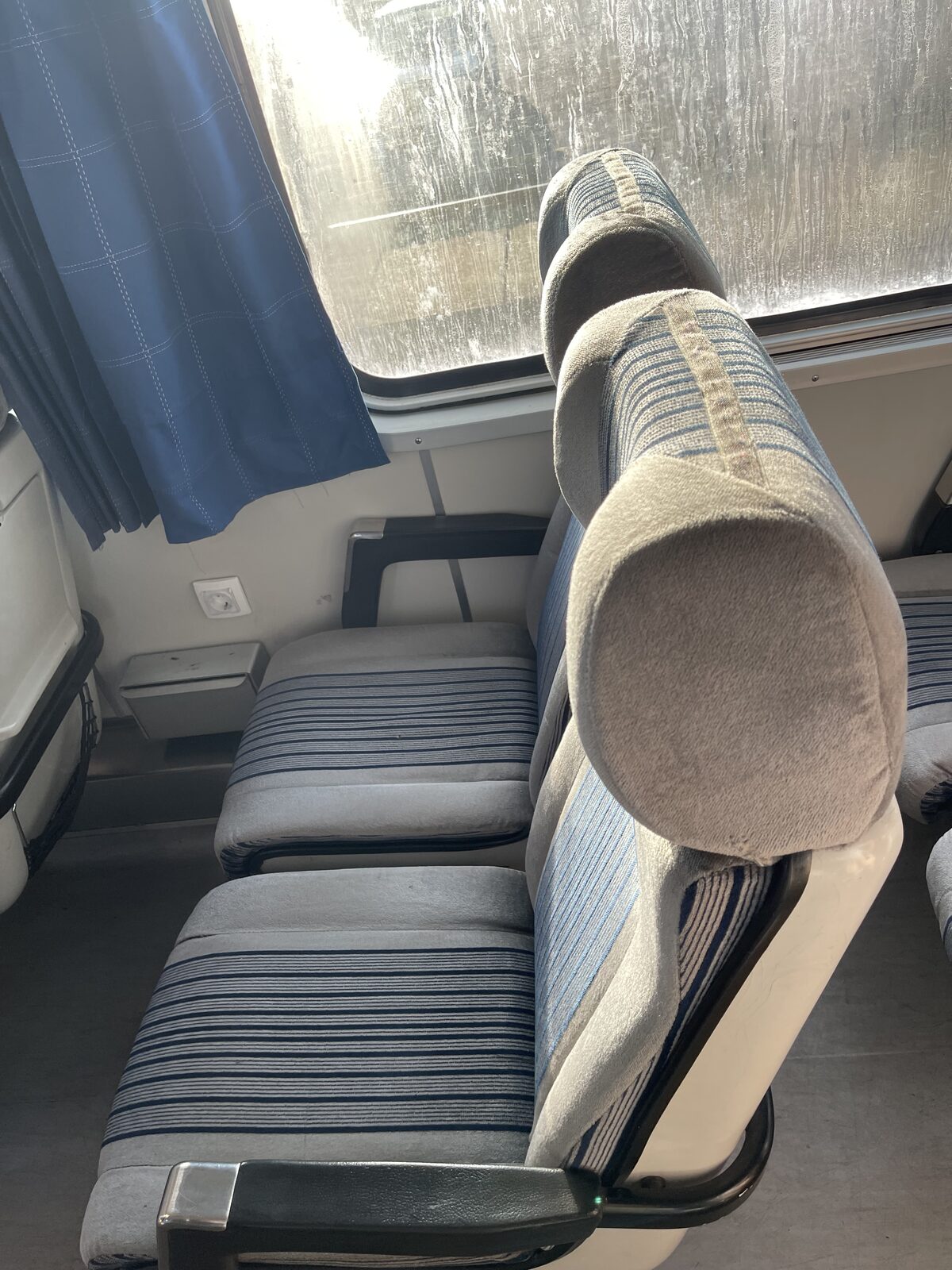 Dönüş treni — şehirlerarası otobüs gibi bir vagon